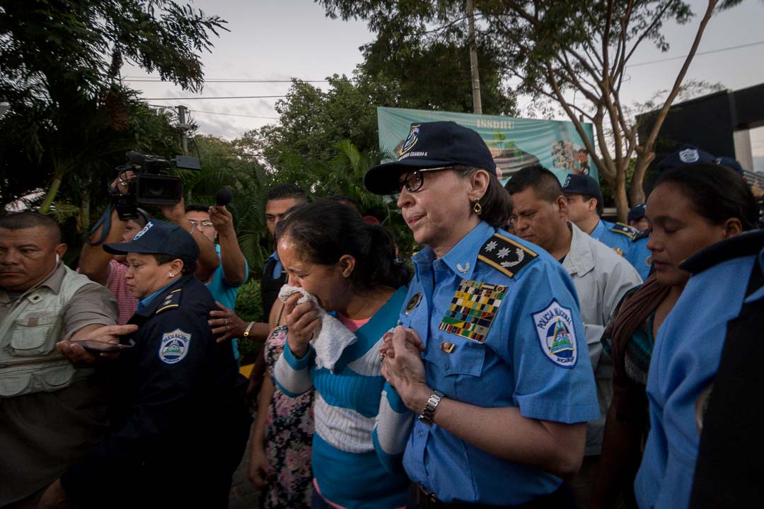 Policías