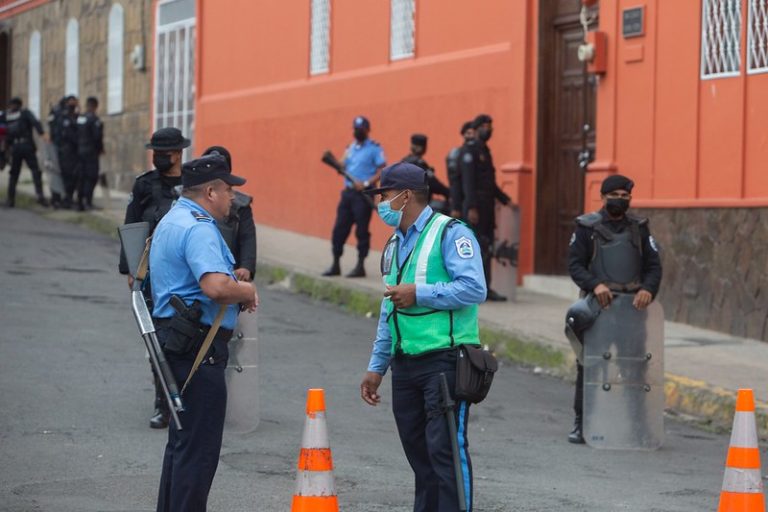 Otro sacerdote detenido