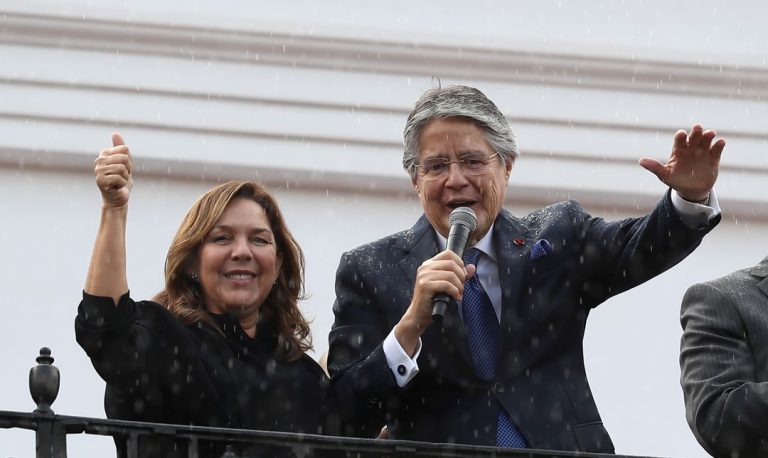 Guillermo Lasso, junto a su esposa, María de Lourdes Alcívar