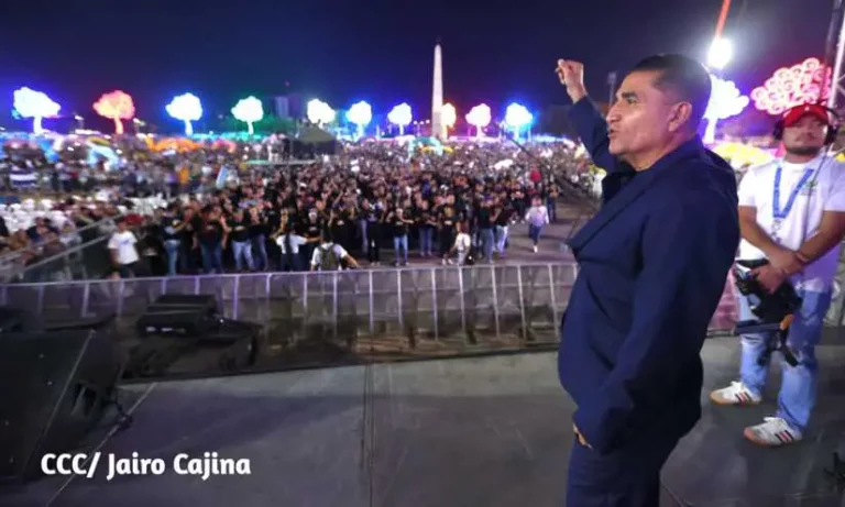 Evangelical revival meeting in the “Plaza de la Fe” in Managua, April 21, 2023