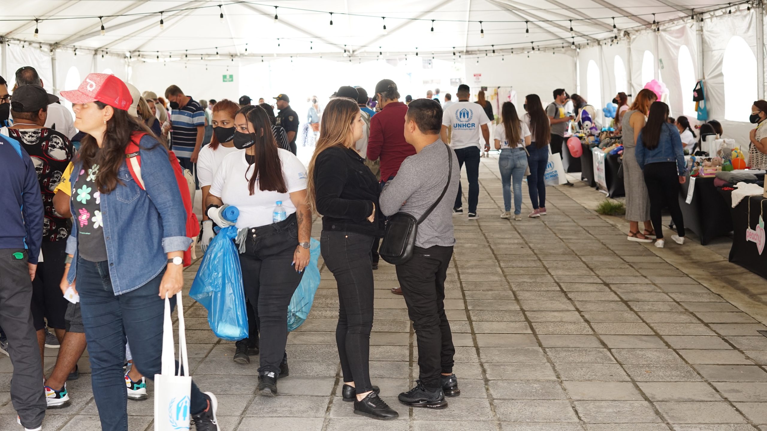 Parte del ambiente que se vivió en la feria por el Día Mundial de las Personas Refugiadas en 2022, San José, Costa Rica. Foto: ACNUR.