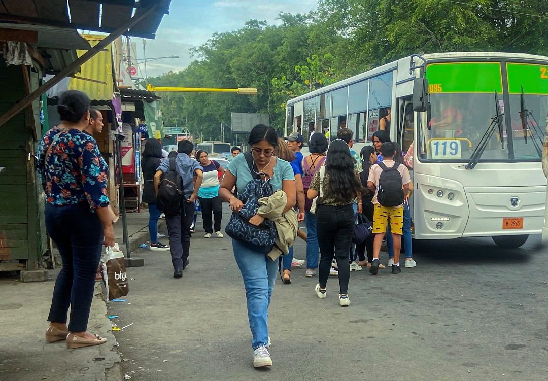 Buses rusos en Managua