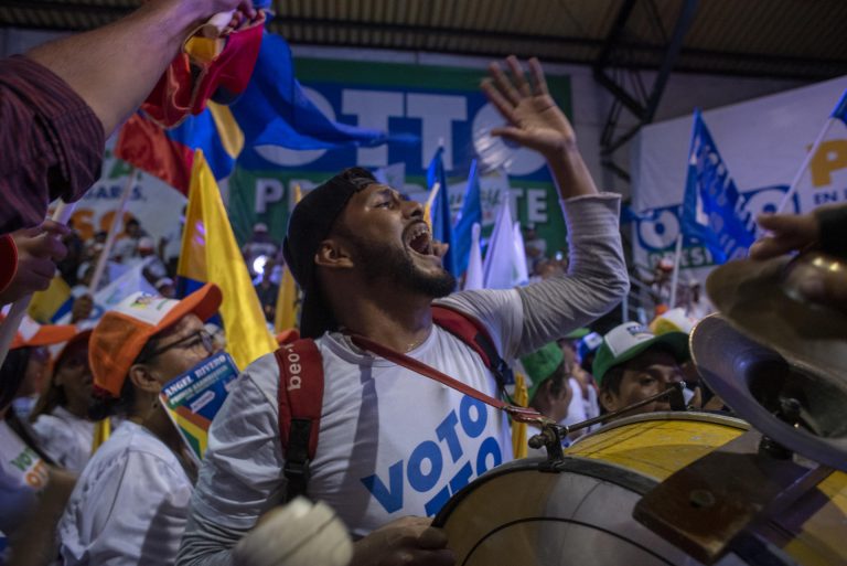 Cierre de campaña del candidato presidencial Otto Sonnenholzner