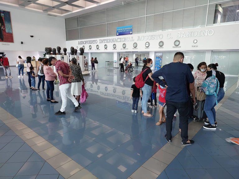 Lobby del aeropuerto de Managua