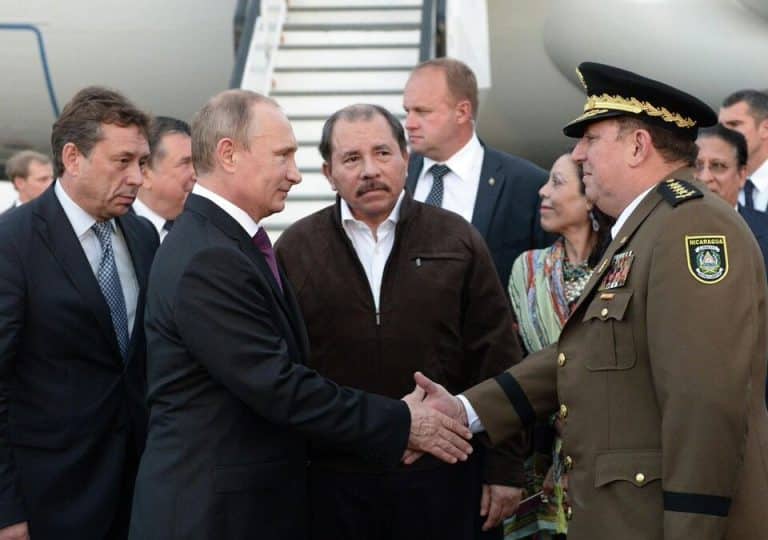 Vladimir Putin, Daniel Ortega y Julio César Avilés.