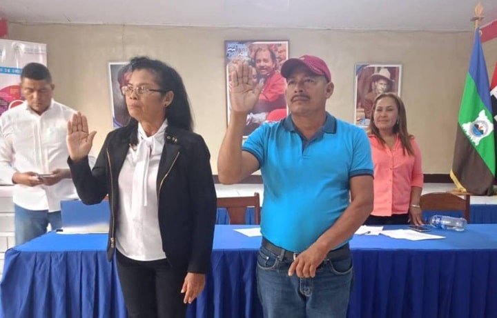 Los concejales Irma Herrera y Feliciano Salomón.