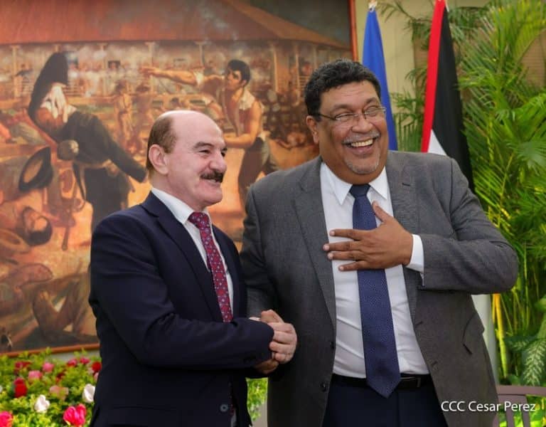 Valdrack Jaentschke,Foreign Minister of Nicaragua (right).