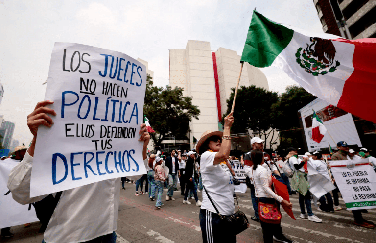 Protesta contra la reforma judicial en México.