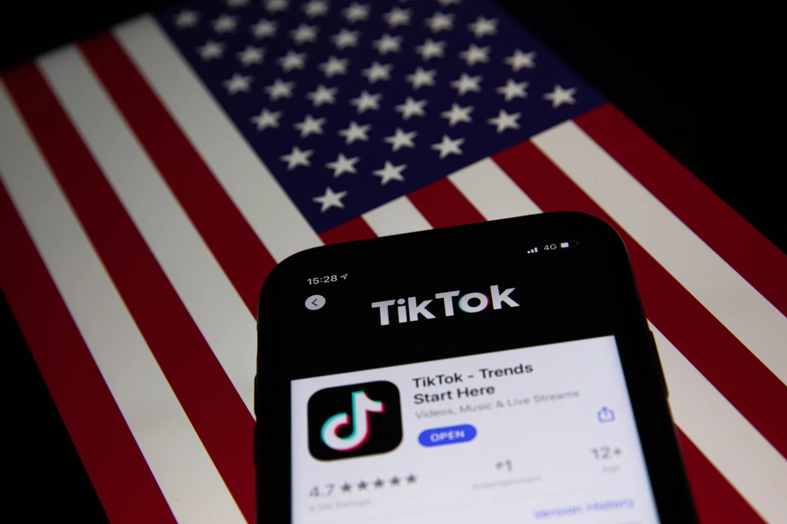 Vista de la aplicación TikTok en la pantalla de un teléfono móvil.