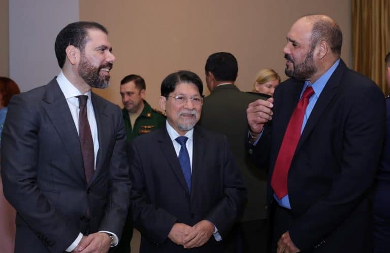 Excanciller Denis Moncada con los hermanos Laureano y Rafael Ortega