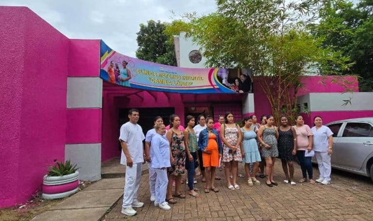 La supuesta "Casa Materna", instalada en el edificio robado a CONFIDENCIAL.